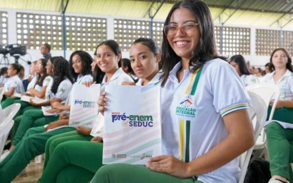 cerca de 600 alunos de escolas da 2ª Gerência Regional de Educação (GRE) participaram das revisões do Novo Pré-Enem Seduc e Pré-Saeb, em Barras.(Imagem:Divulgação)