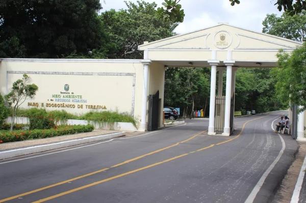  Portão de entrada do Parque Zoobotânico de Teresina.(Imagem: Gil Oliveira/ G1 )