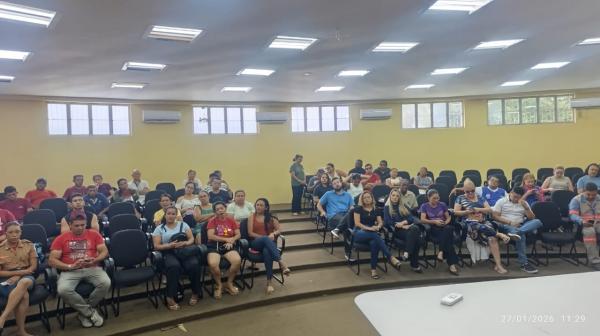 Secretaria de Turismo e Desenvolvimento Econ&ocirc;mico re&uacute;ne barraqueiros para alinhar organiza&ccedil;&atilde;o do Carnaval 2026(Imagem:FlorianoNews)