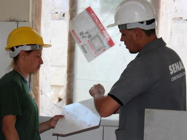 Plataforma tem vaga para técnico de segurança no trabalho.(Imagem:Aline de Liz/ Divulgação/ FMM Engenharia)