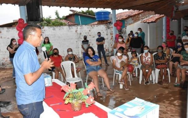 Deputado Francisco Costa participa da entrega de kits do programa ?Alimentação Saudável? em Dom Pedro II(Imagem:Reprodução)