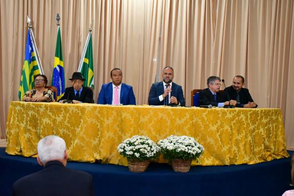 Câmara Municipal homenageia todos os vereadores de Floriano em sessão solene(Imagem:CMF)