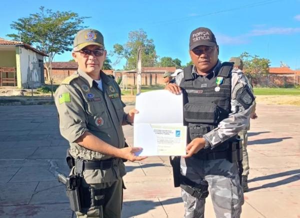 Policiais Militares do 3° BPM em Floriano recebem medalhas de tempo de serviço.(Imagem:Reprodução/Instagram)