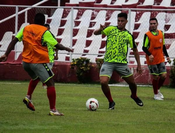 Treino do 4 de Julho(Imagem:Sávio Ryan/4 de Julho)