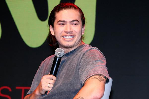 Whindersson Nunes, 26, usou suas redes sociais nesta segunda-feira (20) para avisar aos fãs que fará uma pausa nos shows de stand-up por tempo indeterminado. O comediante fez a últ(Imagem:Reprodução)