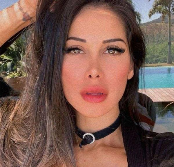 Mayra Cardi abre seu closet de bolsas e mostra peça de mais de 12 mil reais(Imagem:Reprodução)