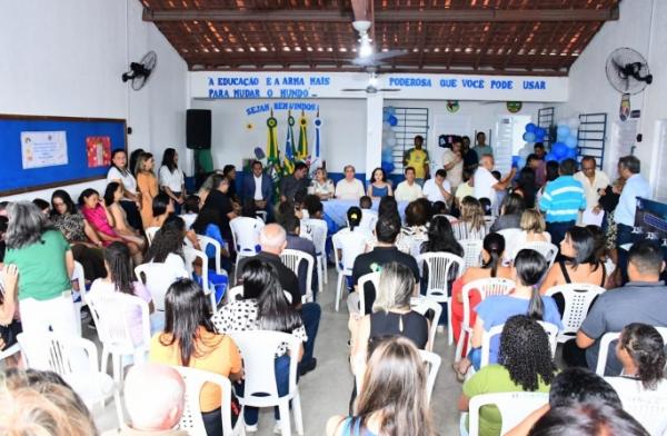 C&acirc;mara de Floriano celebra entrega da reforma da Escola Municipal Get&uacute;lio Vargas(Imagem:Reprodu&ccedil;&atilde;o/Instagram)