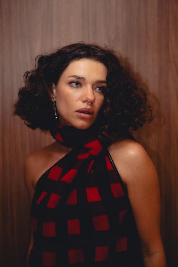 Bruna Linzmeyer (Imagem: Julia Pavin)