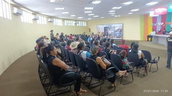 Secretaria de Turismo e Desenvolvimento Econ&ocirc;mico re&uacute;ne barraqueiros para alinhar organiza&ccedil;&atilde;o do Carnaval 2026(Imagem:FlorianoNews)