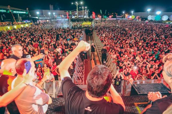 Evento re&uacute;ne milhares de pessoas, gera renda para empreendedores e refor&ccedil;a o calend&aacute;rio cultural do Piau&iacute;.(Imagem:Jo&atilde;o Allbert)