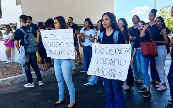 Estudantes denunciam falta de material em clínicas odontológicas da UFPI.(Imagem:Adriana Magalhães/Cidadeverde.com)