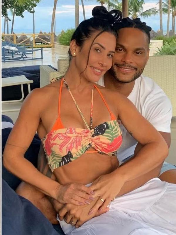 Tony Salles e Scheila Carvalho(Imagem: Instagram)