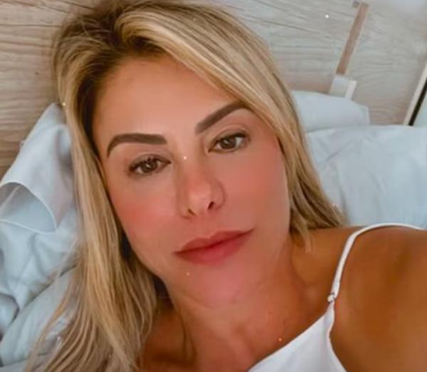 Poliana Rocha, esposa de Leonardo, revela sobre cirurgias
