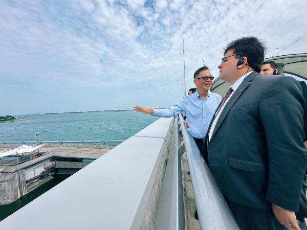 Em visita à agência Public Utilities Board (PUB), Rafael Fonteles fala em levar experiências de gerenciamento hídrico ao Piauí.(Imagem:Divulgação)