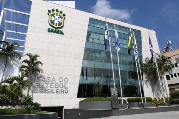 O time paulista já havia informado, logo após a partida ocorrida na Arena Castelão, que solicitaria imagens e áudios do VAR com o intuito de avaliá-los para uma possível ação pedin(Imagem:Reprodução)