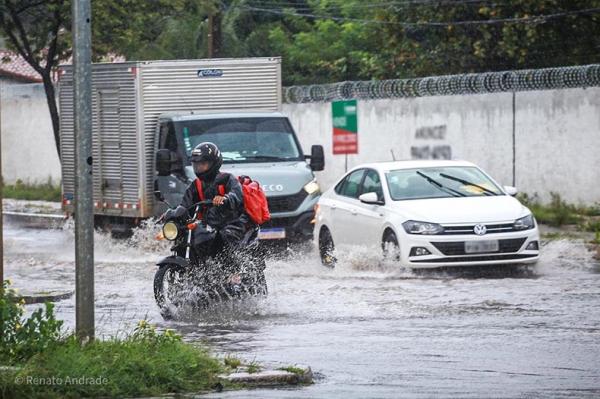 Baixa umidade  Já em outro cenário, a baixa umidade predomina em algumas cidades do Sudoeste do Piauí. De acordo com o Inmet, são dois alertas que deverão prevalecer até as 19h des(Imagem:Reprodução)