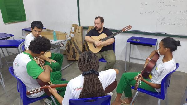 Projeto Semeando Acordes &eacute; conclu&iacute;do com forma&ccedil;&atilde;o musical de estudantes na zona Sul de Teresina(Imagem:Ascom Sead)
