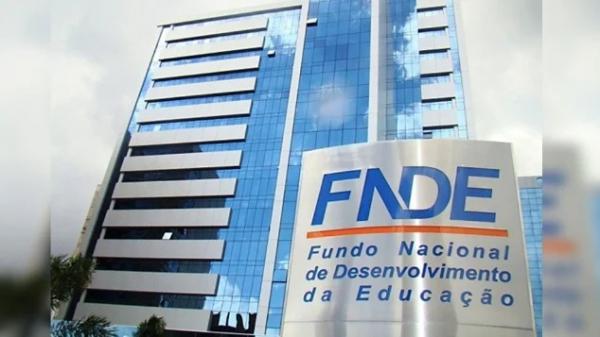FNDE abre inscrições para 100 vagas com salário de R$ 8 mil.(Imagem:Reprodução/FNDE)