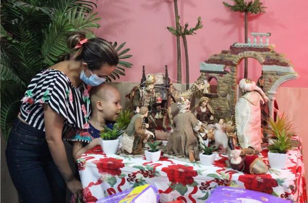  Camila Vitória e sua mãe, Geracinda Vieira, no lar de Maria no Piauí.(Imagem: Lívia Ferreira/g1 PI )