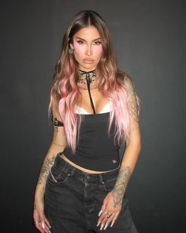 Com mechas rosas, Bianca Andrade exibe novo visual.(Imagem:Reprodução/Instagram)