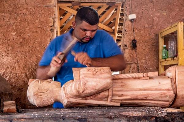 Pe&ccedil;as como imagens de santos, s&iacute;mbolos sacros e objetos devocionais passam a ser mais procuradas nesse per&iacute;odo.(Imagem:Ascom Secult)