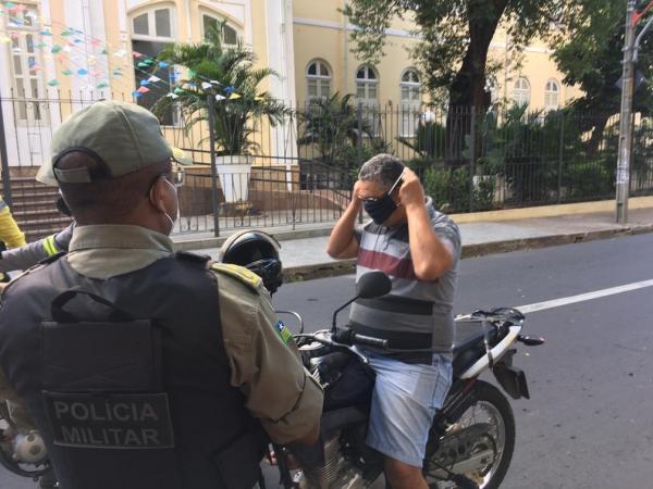 Barreiras em Teresina fazem busca ativa por casos suspeitos de Covid-19.(Imagem:Murilo Lucena/TV Clube)