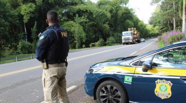 Homem é morto atropelado por carreta na BR-316 no Sul do Piauí(Imagem:PRF/PI)