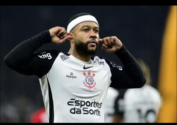 Memphis Depay foi contratado no ano passado e tem 45 jogos pelo Corinthians(Imagem:Marcos Ribolli)