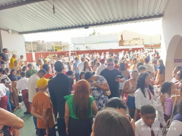 Gin&aacute;sio Primeiro de Maio celebra 69 anos com desfile c&iacute;vico e homenagens em Floriano.(Imagem:FlorianoNews)