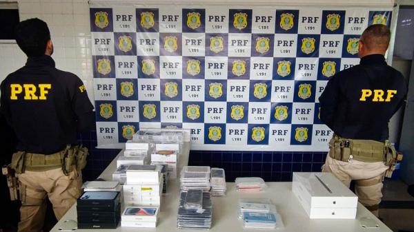 PRF em Floriano apreende 169 produtos eletrônicos importados ilegalmente(Imagem:Divulgação/PRF)