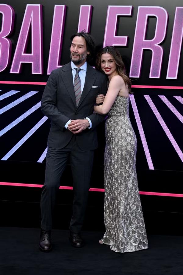 Ana de Armas e Keanu Reeves no evento de lançamento de Bailarina - Do Universo de John Wick (2025) em Londres.(Imagem:Getty Images)