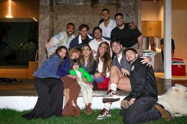 Wanessa e Allan Souza Lima posam juntos em festa em sítio de Nicole Bahls.(Imagem:Instagram)