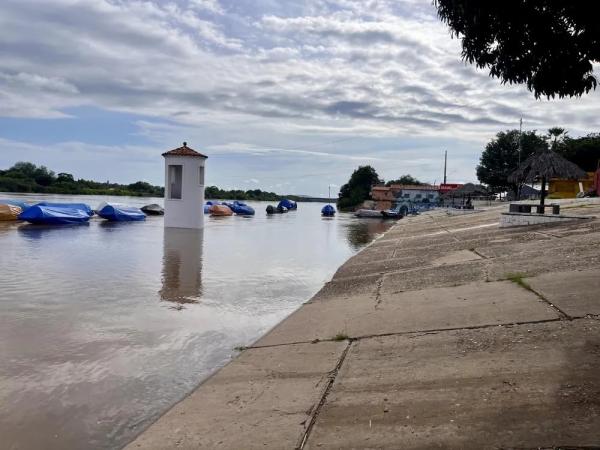Boletim aponta n&iacute;vel do Rio Parna&iacute;ba em cota de alerta em Floriano e Bar&atilde;o de Graja&uacute;.(Imagem:Al&ocirc; Piau&iacute;)