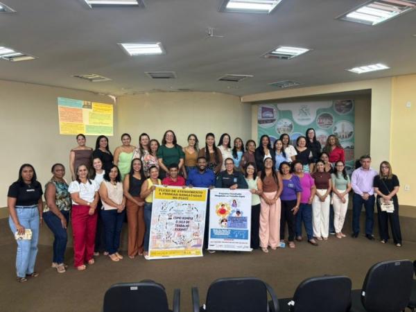 Prefeitura de Floriano sedia treinamento 