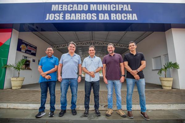  Ciro entrega creche, reforma em UBS, centro administrativo e mercado em Uru&ccedil;u&iacute;(Imagem:Ascom)