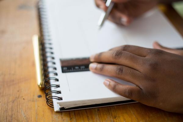 Número de estudantes negros, pardos e indígenas sem atividade escolar durante a pandemia é quase o t(Imagem:Divulgação)