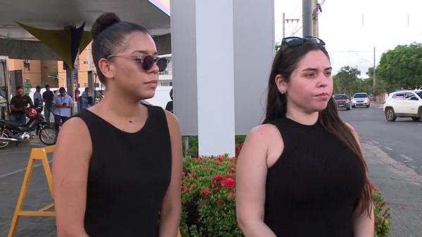 Maria Eduarda e Isabela Arruda, amigas e vítimas das agressões. Isabela é ex-namorada do suspeito. (Imagem:Reprodução/TV Clube)