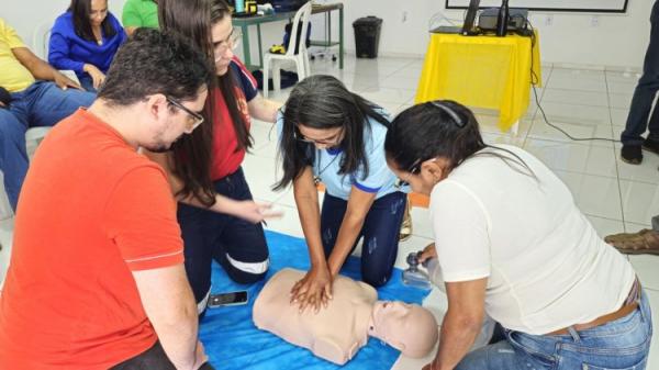 Prefeitura de Floriano capacita profissionais da aten&ccedil;&atilde;o prim&aacute;ria em primeiros socorros(Imagem:Secom)