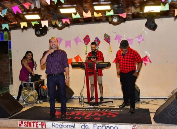 Arraiá da Câmara Municipal de Floriano celebra cultura nordestina com muita animação(Imagem:Reprodução/Instagram)