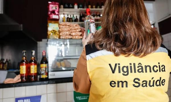 Força-tarefa de SP apreende 117 garrafas de bebidas sem comprovação de procedência.(Imagem:JOÃO VALÉRIO/GOVERNO DO ESTADO DE SP)