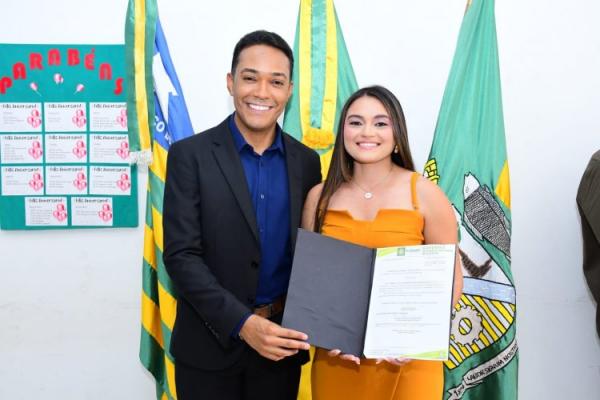 Vereador Felipe Vieira e Kívia Resende(Imagem:Secom)