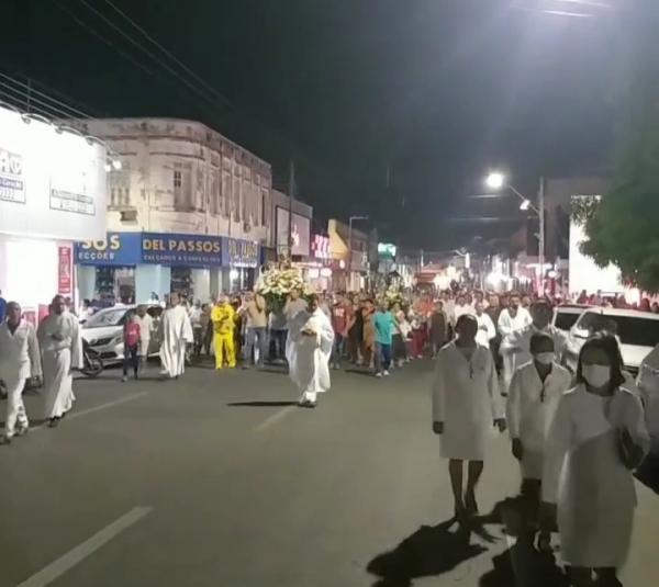 Fiéis participam do encerramento do festejo de São Pedro de Alcântara(Imagem:Reprodução)