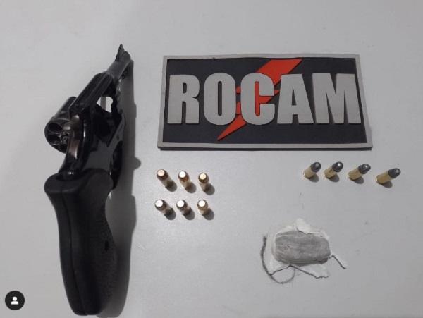 PM realiza apreensão de arma de fogo e drogas em operação policial em Floriano.(Imagem:Reprodução/Instagram)