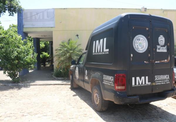 Jovem de 25 anos é morto com golpe de garrafa quebrada em bar da Zona Sudeste de Teresina(Imagem:Reprodução)