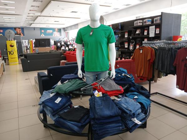 Setor de Moda do Armazém Paraíba em Floriano segue com promoções até o fim do mês.(Imagem:FlorianoNews)