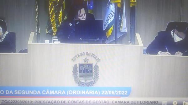 Câmara Municipal de Floriano tem contas aprovadas durante a gestão do ex-vereador, Maurício Bezerra(Imagem:Reprodução)