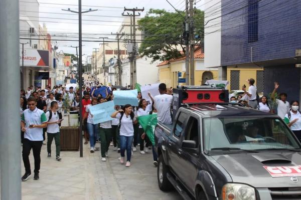  Estudantes de Teresina protestam contra o Novo Ensino Médio e pedem revogação.(Imagem:Andrê Nascimento/g1 )