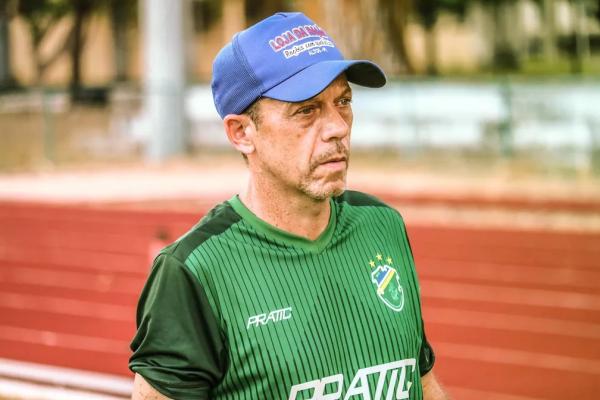 Fernando Tonet, técnico do Altos.(Imagem:Arthur Ribeiro)