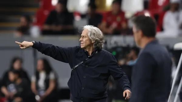 Jorge Jesus e Marcelo Gallardo, na vitória do Al-Hilal sobre o Al-Ittihad na final da Supercopa Saudita.(Imagem:Ali Haider/EFE)