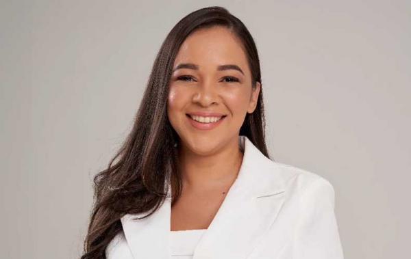 O vereador informou que Indira dirigia o veículo no momento do acidente. Ela estava acompanhada da filha de 13 anos, do filho de seis anos e da babá. ?Era ela dirigindo com uma fi(Imagem:Reprodução/Instagram)